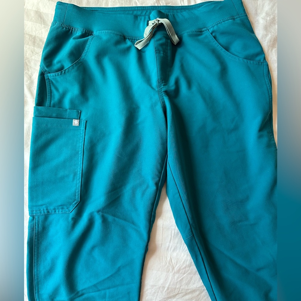 Women’s Pacific Blue Kade Petitie Cargo Scrub Pants